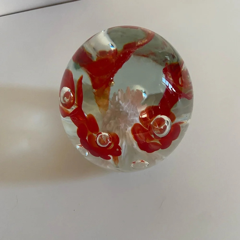 Vintage Joe St. Clair Paperweight Round Globe Decor Flowers Floral Orange Glass - Picture 3 of 5